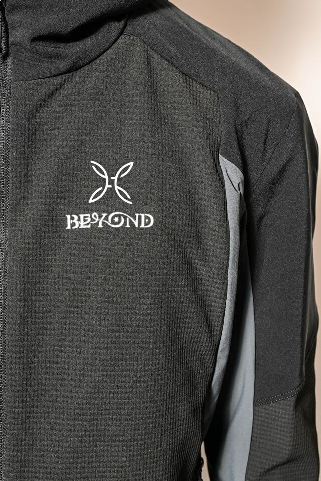 /beyond/slide_jaket/6.jpeg